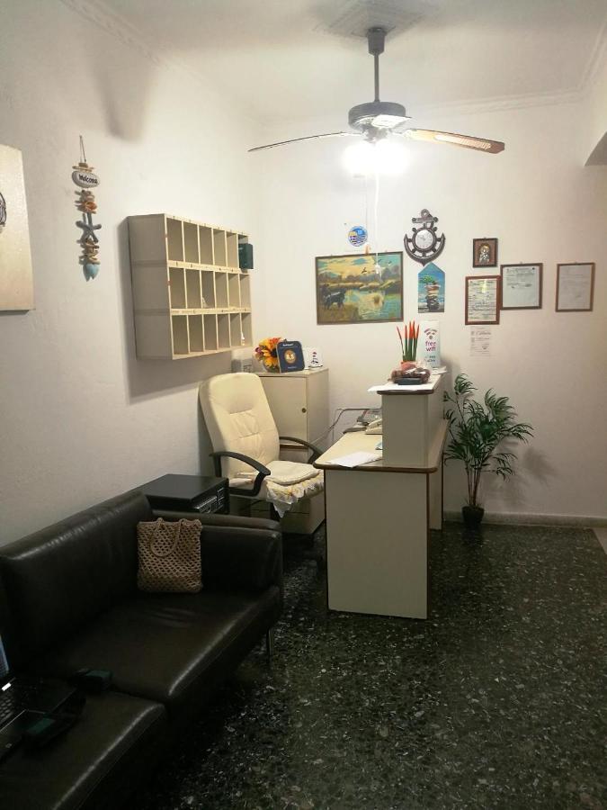 瑞纳酒店 Ágios Kírykos 外观 照片